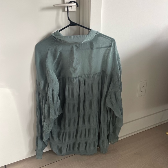 Bubble plisse button down - Picture 2 of 4